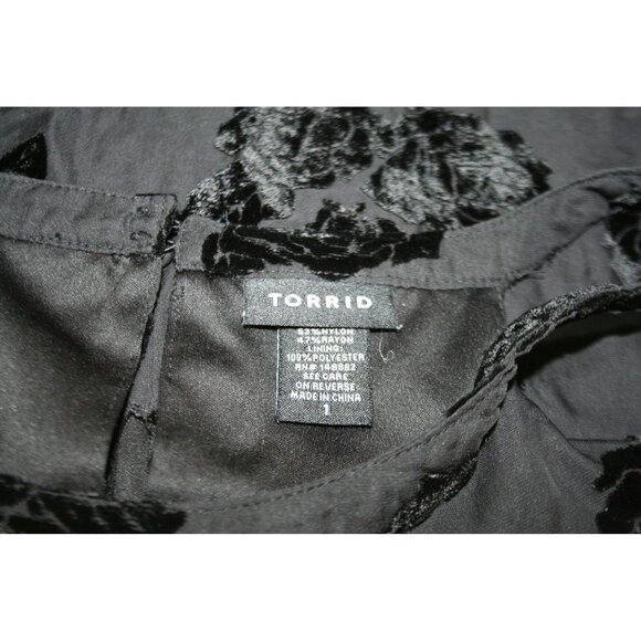 Torrid Womens Size 1X Black Burnout Velvet Halter Top Rose Whimsygoth Romantic - Picture 2 of 6